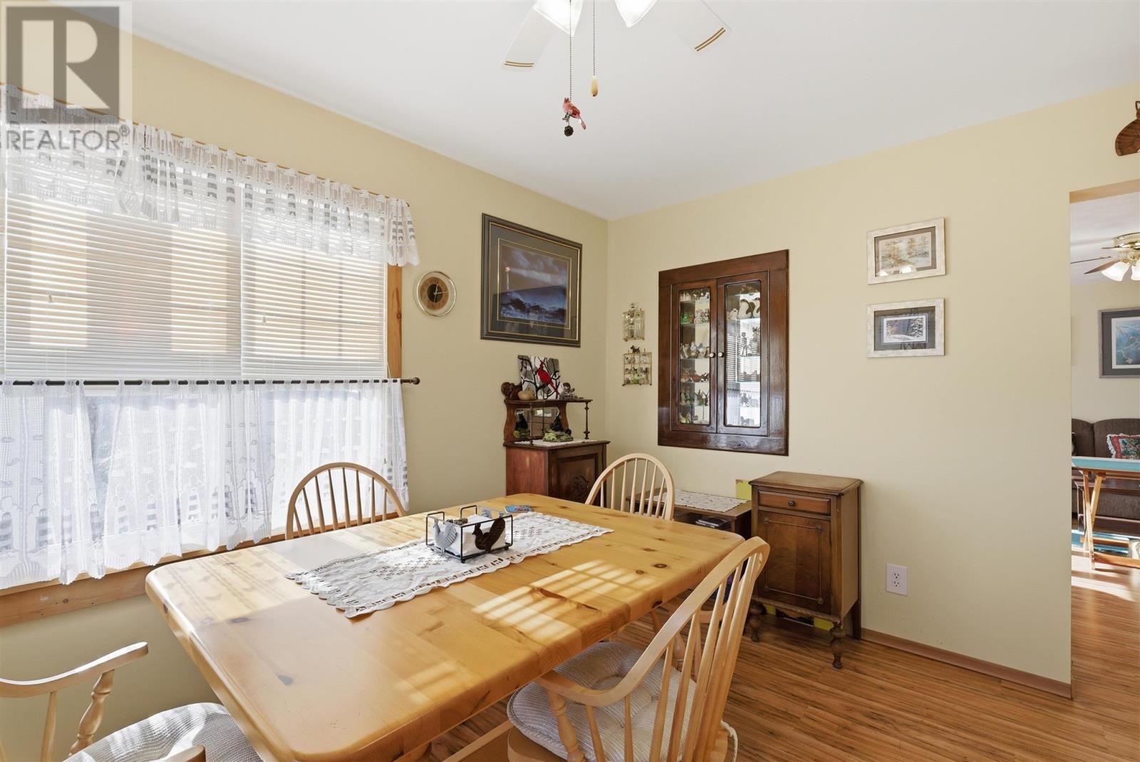11 John St, Iron Bridge, ON - Indoor Photo Showing Dining Room