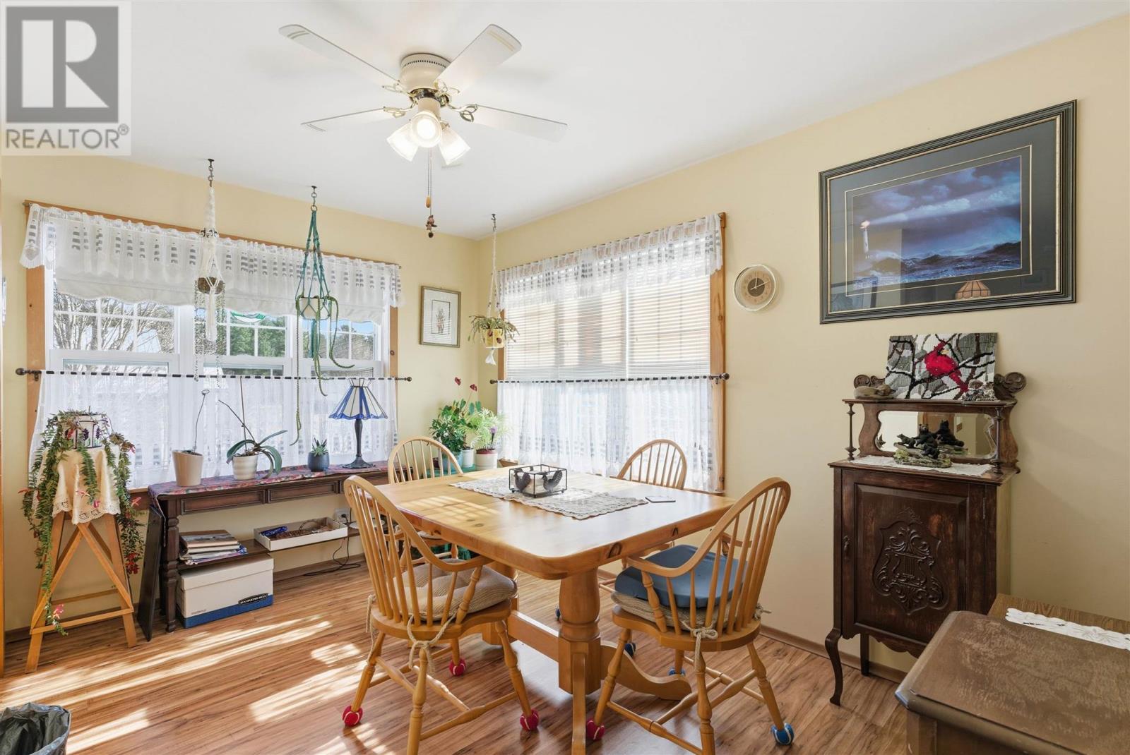 11 John St, Iron Bridge, ON - Indoor Photo Showing Dining Room