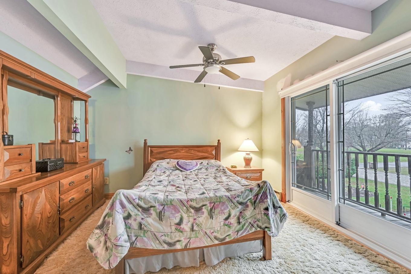 Primary bedroom - 100 Rue Berton, Saint-Blaise-Sur-Richelieu, QC - Indoor Photo Showing Bedroom