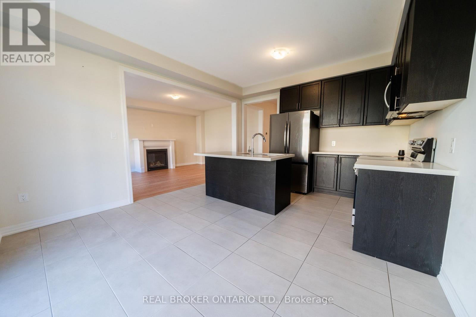 6 Northrop Avenue N, Clarington, ON - Indoor Photo Showing Kitchen