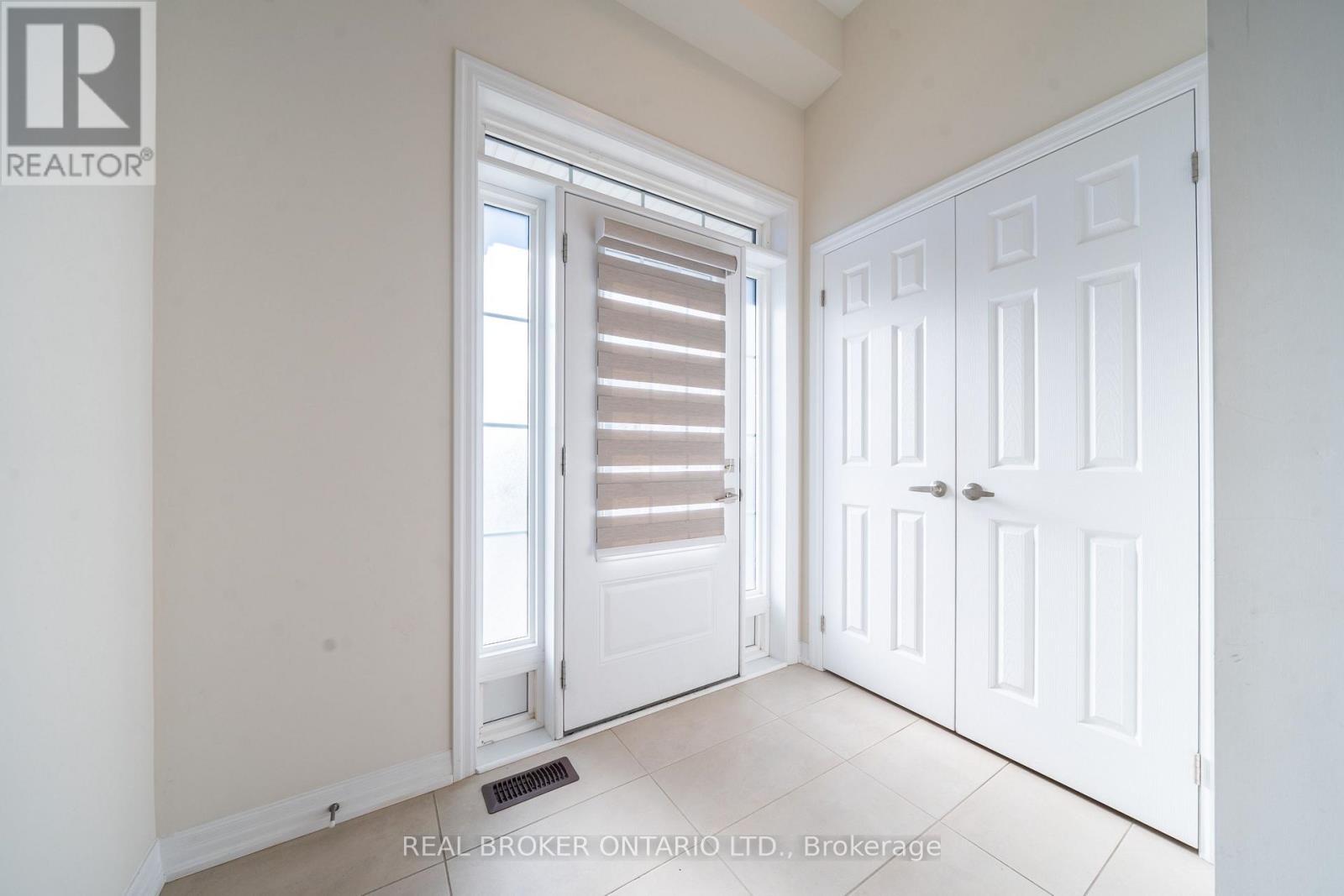 6 Northrop Avenue N, Clarington, ON - Indoor Photo Showing Other Room