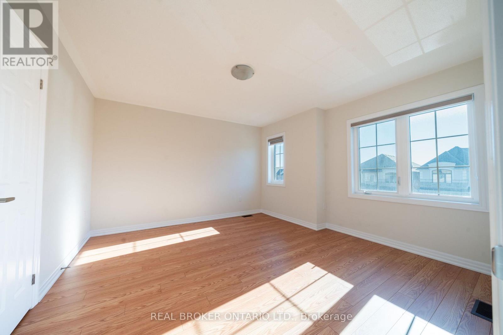 6 Northrop Avenue N, Clarington, ON - Indoor Photo Showing Other Room