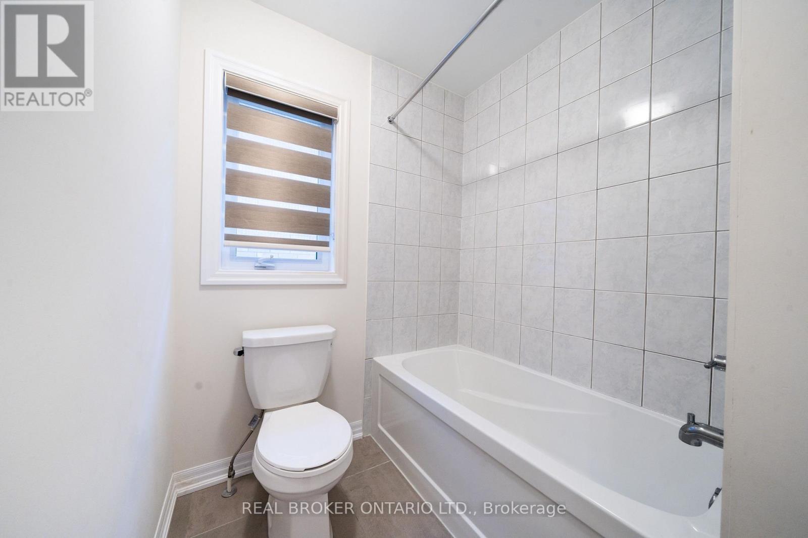 6 Northrop Avenue N, Clarington, ON - Indoor Photo Showing Bathroom