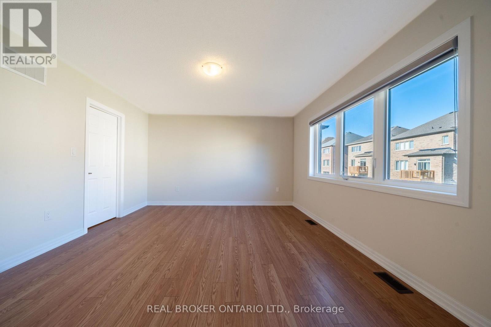 6 Northrop Avenue N, Clarington, ON - Indoor Photo Showing Other Room