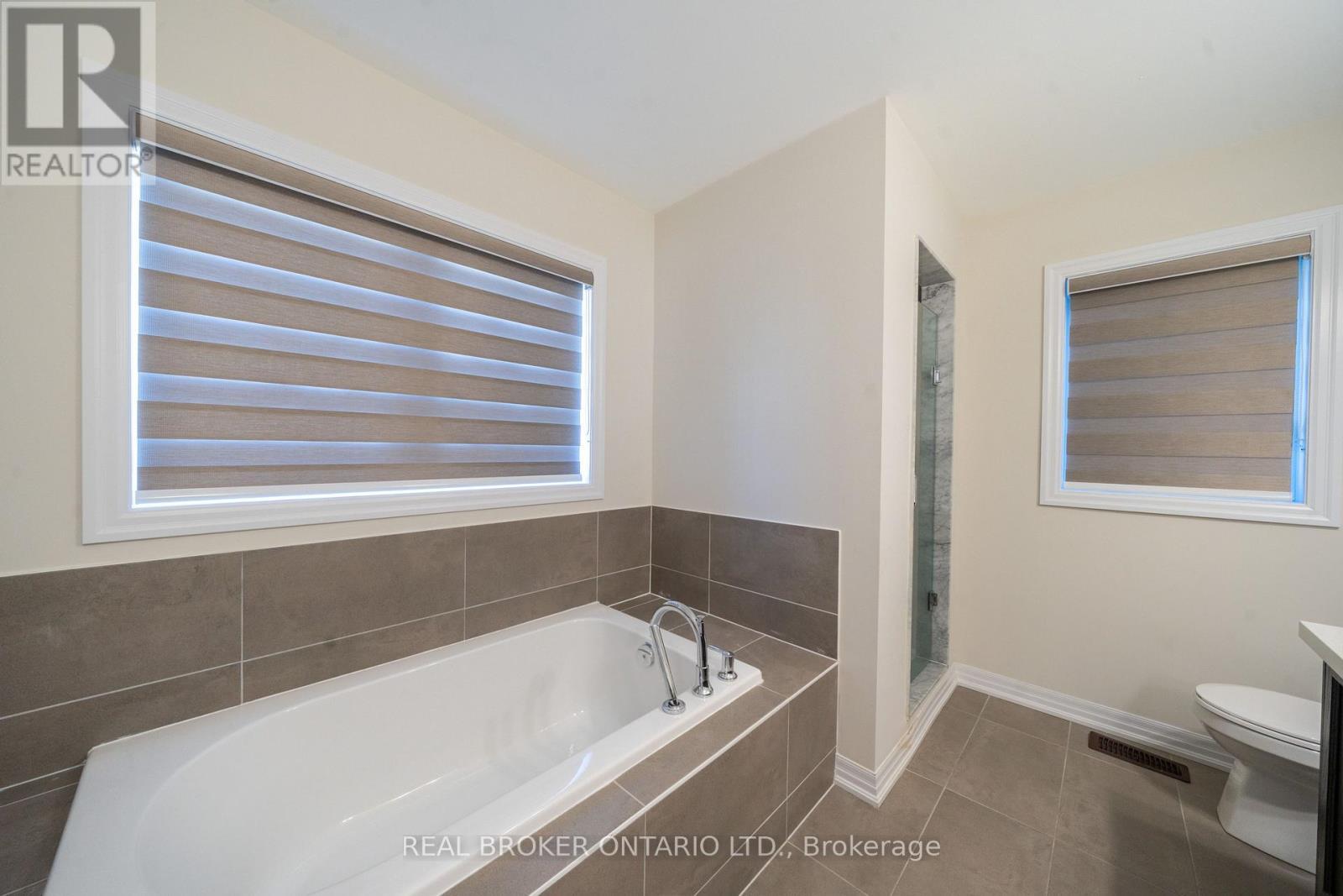 6 Northrop Avenue N, Clarington, ON - Indoor Photo Showing Bathroom