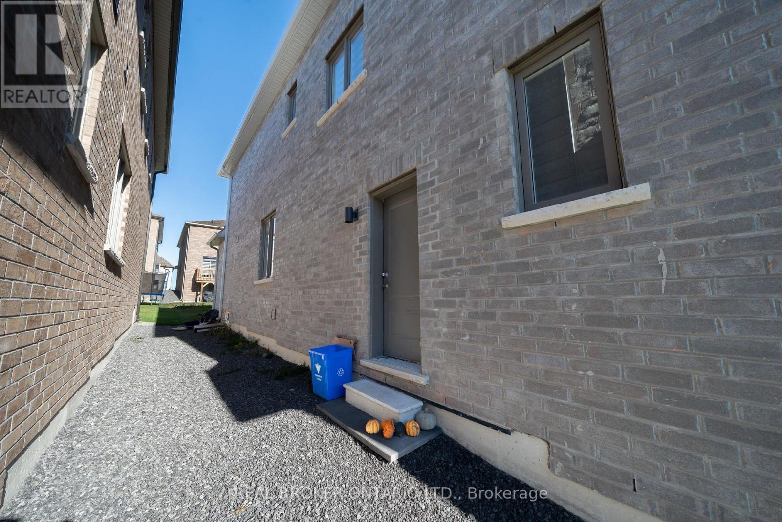 6 Northrop Avenue N, Clarington, ON - Outdoor With Exterior