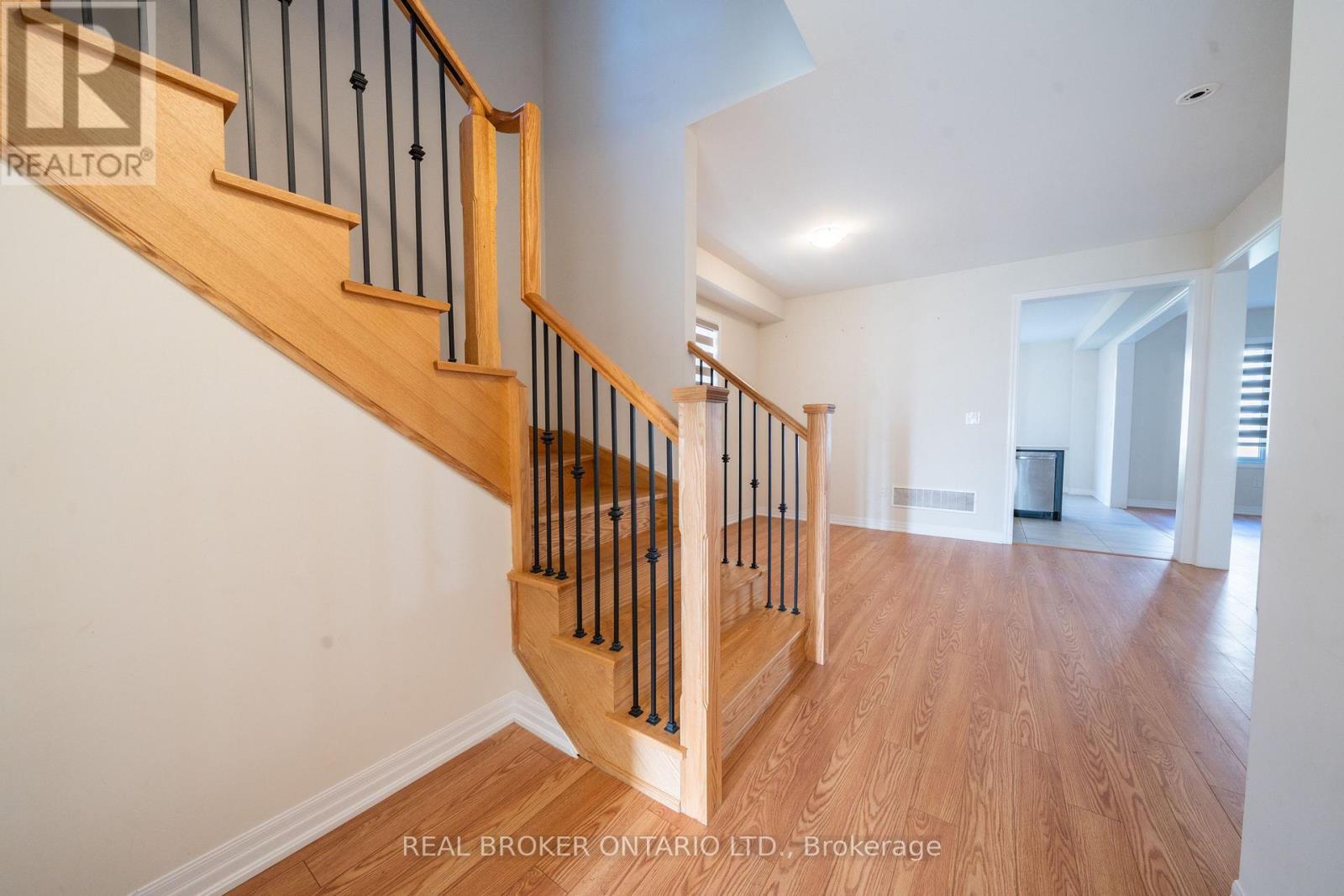 6 Northrop Avenue N, Clarington, ON - Indoor Photo Showing Other Room