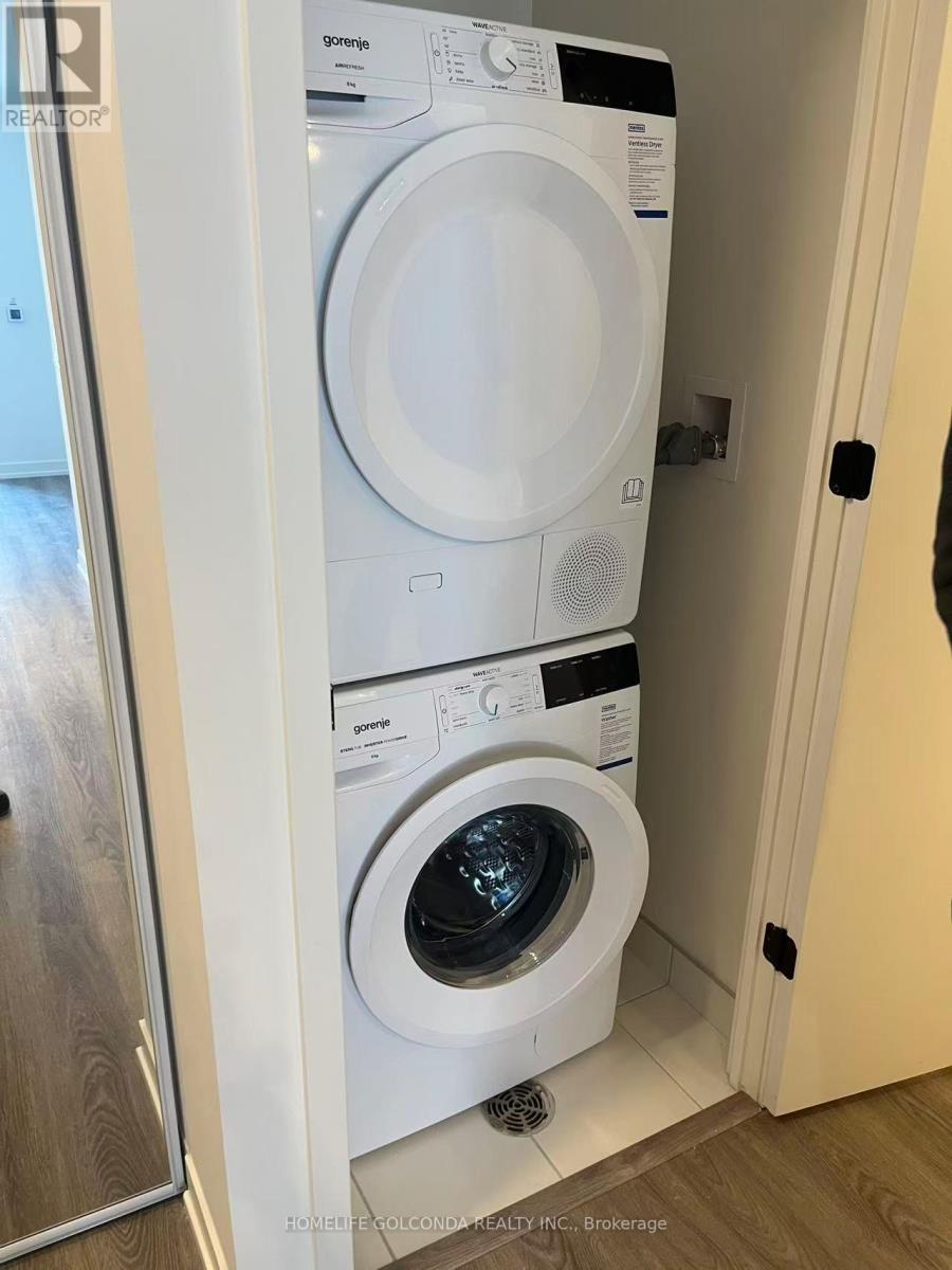 2101 - 8 Interchange Way, Vaughan, ON - Indoor Photo Showing Laundry Room