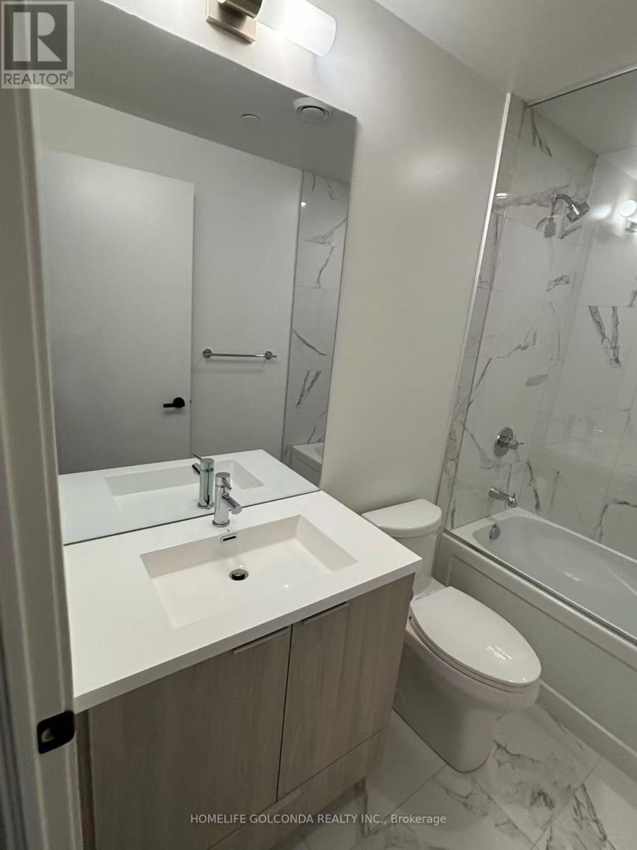 2101 - 8 Interchange Way, Vaughan, ON - Indoor Photo Showing Bathroom
