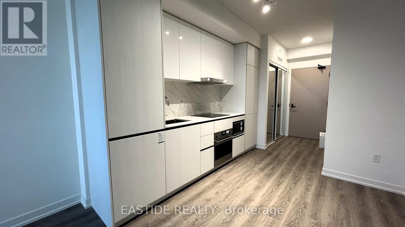 2010 - 8 Interchange Way, Vaughan, ON - Indoor Photo Showing Kitchen