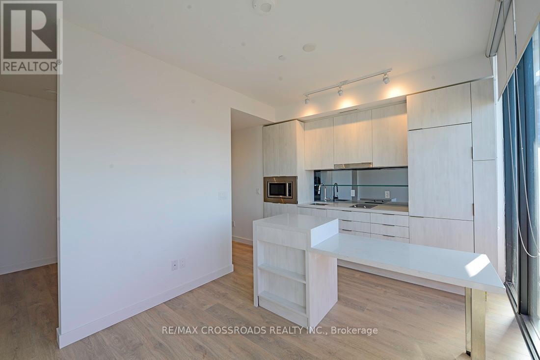 2503 - 215 Queen Street W, Toronto, ON - Indoor Photo Showing Kitchen