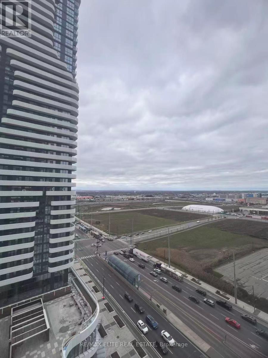 1715 - 8 Interchange Way, Vaughan, ON - Outdoor