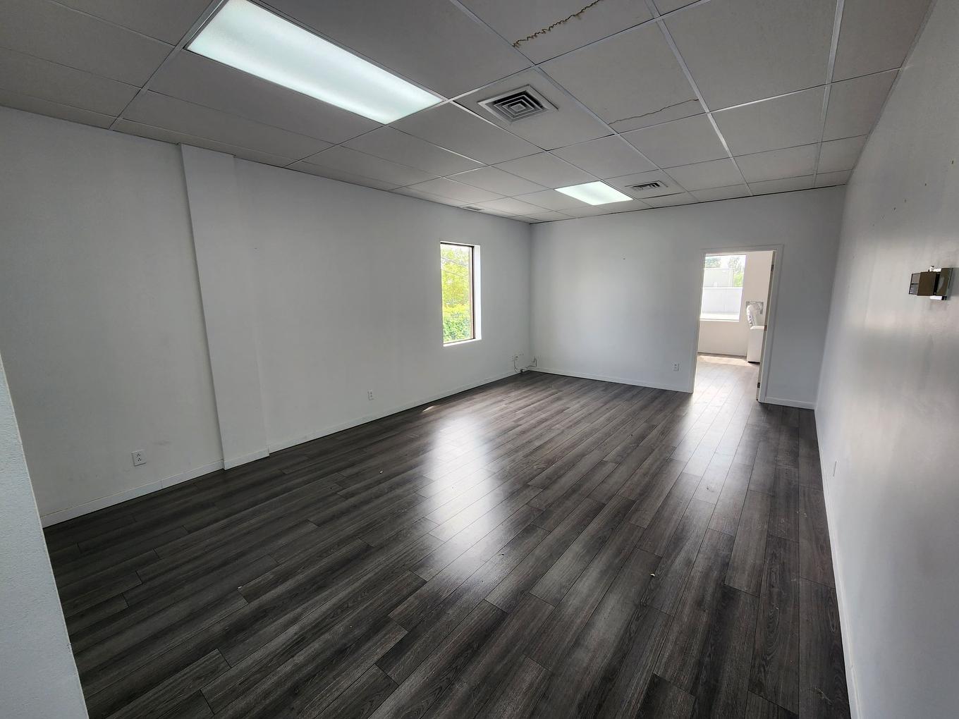 Bureau - 206-5785 Boul. Des Laurentides, Laval (Auteuil), QC - Indoor Photo Showing Other Room