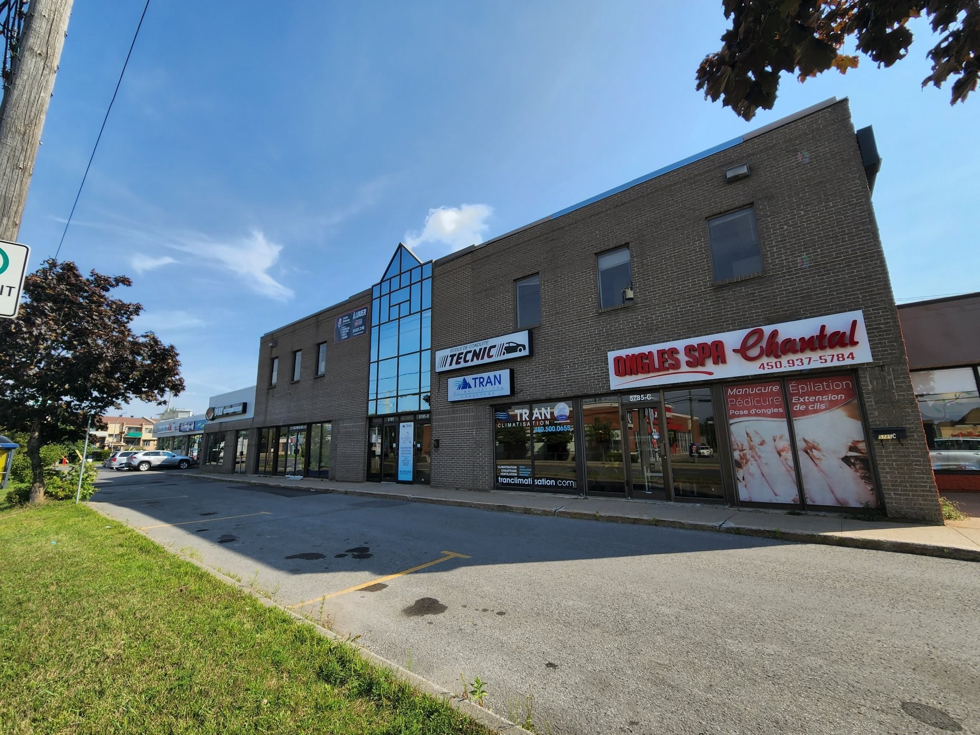 Façade - 202-206-5785 Boul. Des Laurentides, Laval (Auteuil), QC - Outdoor