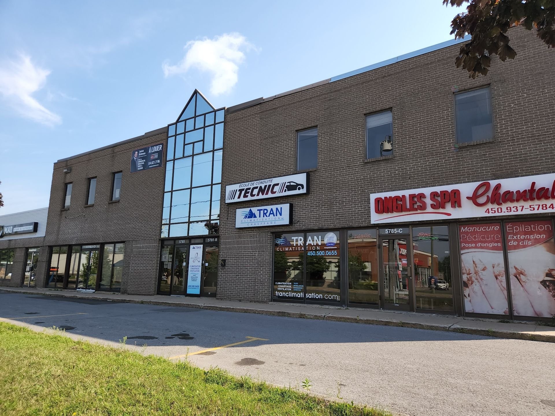 Façade - 202-206-5785 Boul. Des Laurentides, Laval (Auteuil), QC - Outdoor