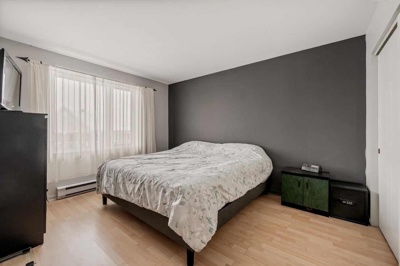 Primary bedroom - 333-3414 Boul. Albert-Chrétien, Québec (Beauport), QC - Indoor Photo Showing Bedroom