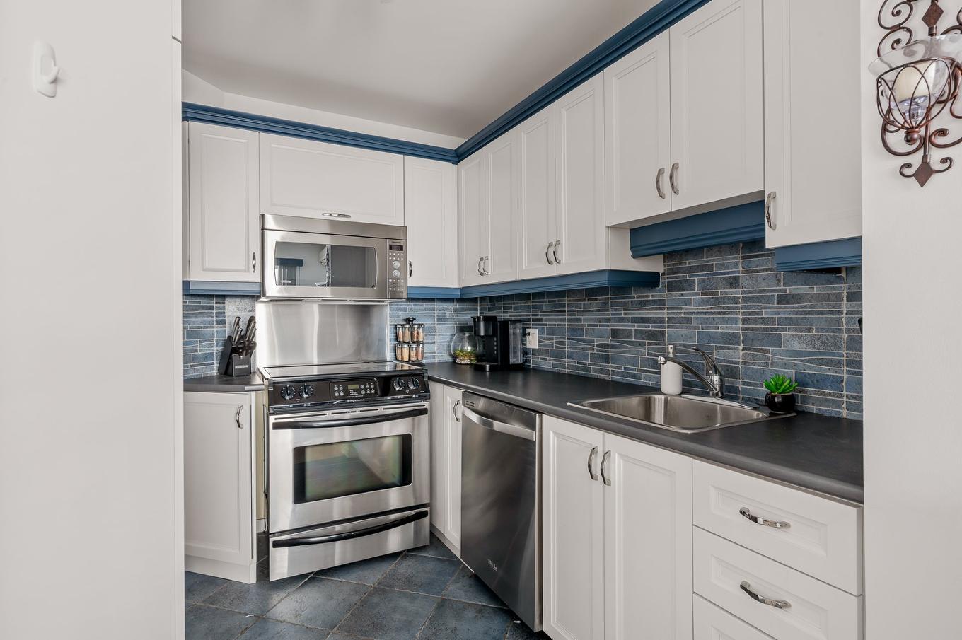 Kitchen - 333-3414 Boul. Albert-Chrétien, Québec (Beauport), QC - Indoor Photo Showing Kitchen