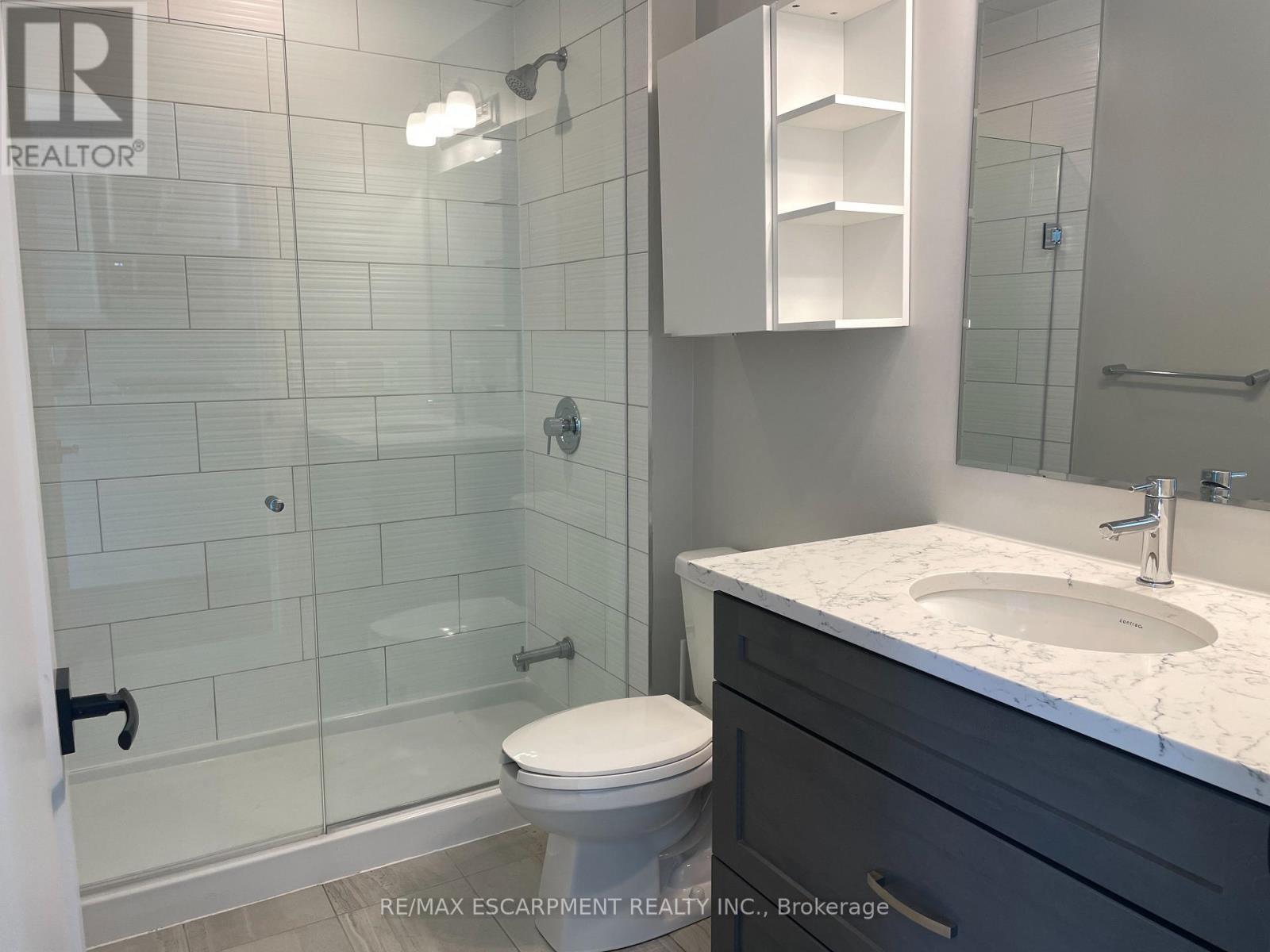 502 - 102 Grovewood Common, Oakville, ON - Indoor Photo Showing Bathroom