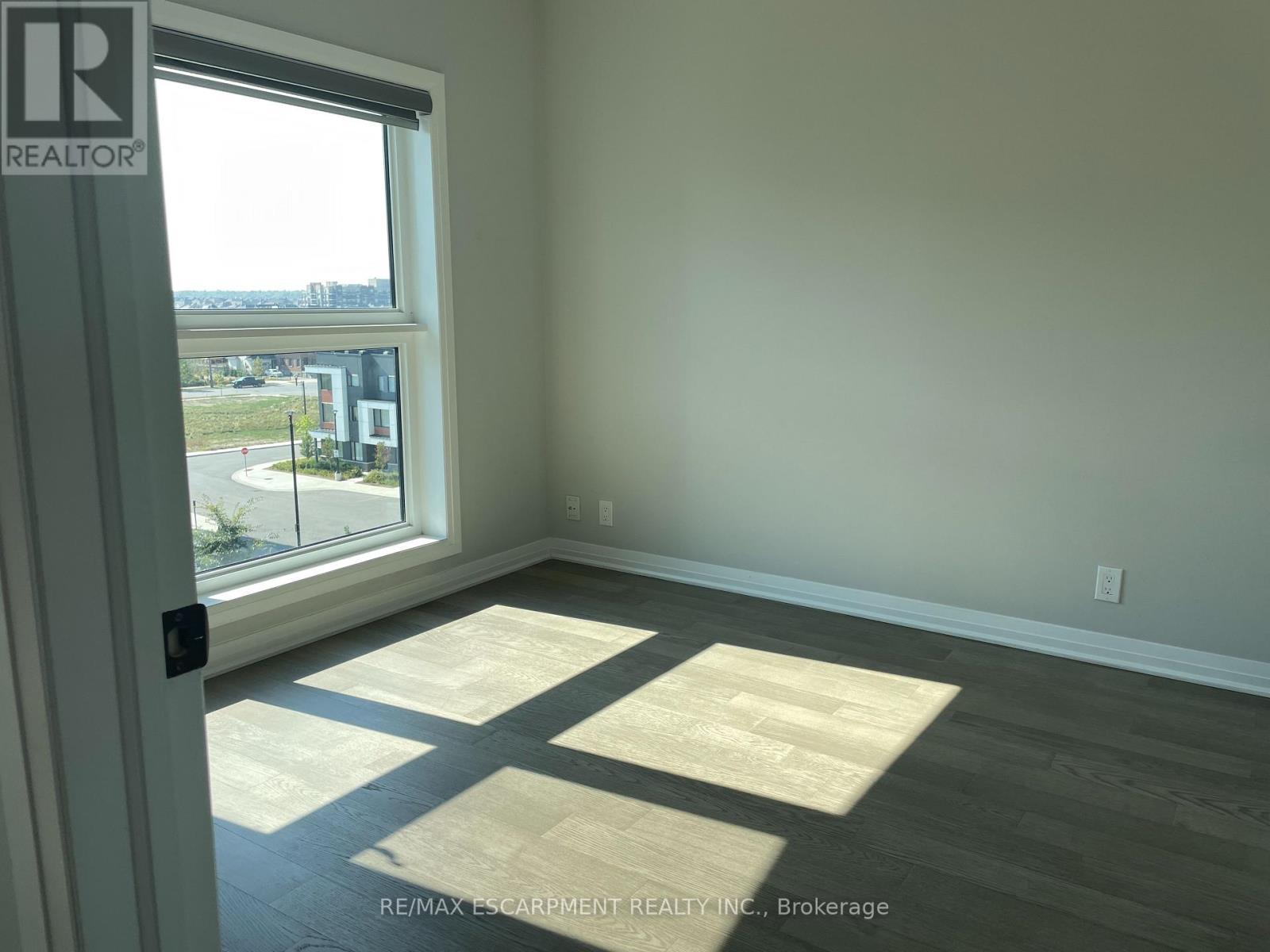 502 - 102 Grovewood Common, Oakville, ON - Indoor Photo Showing Other Room