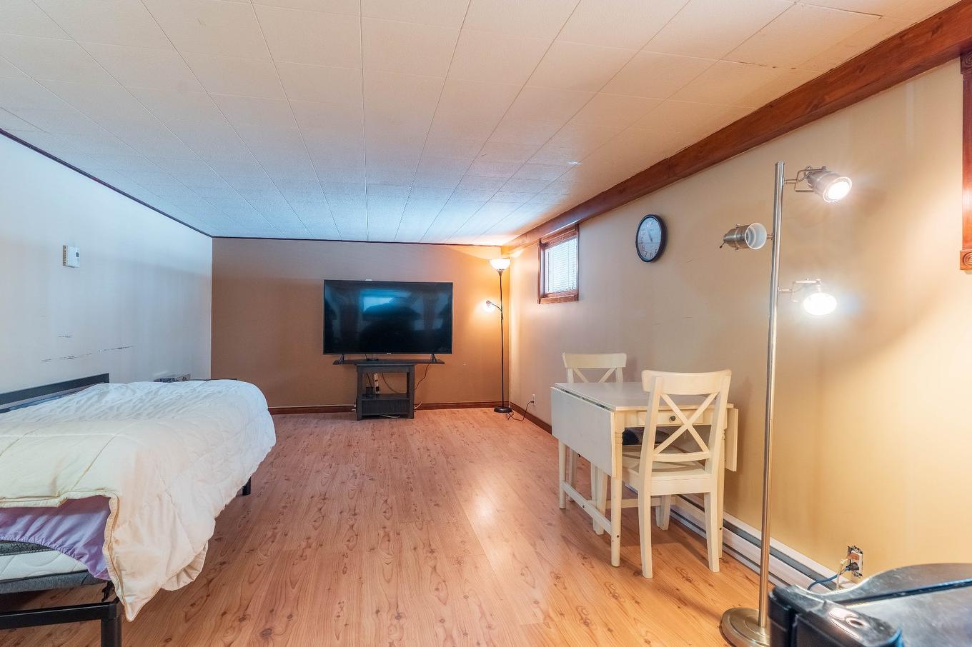 Chambre à coucher - 73 Rue Mercier, Québec (Beauport), QC - Indoor Photo Showing Bedroom