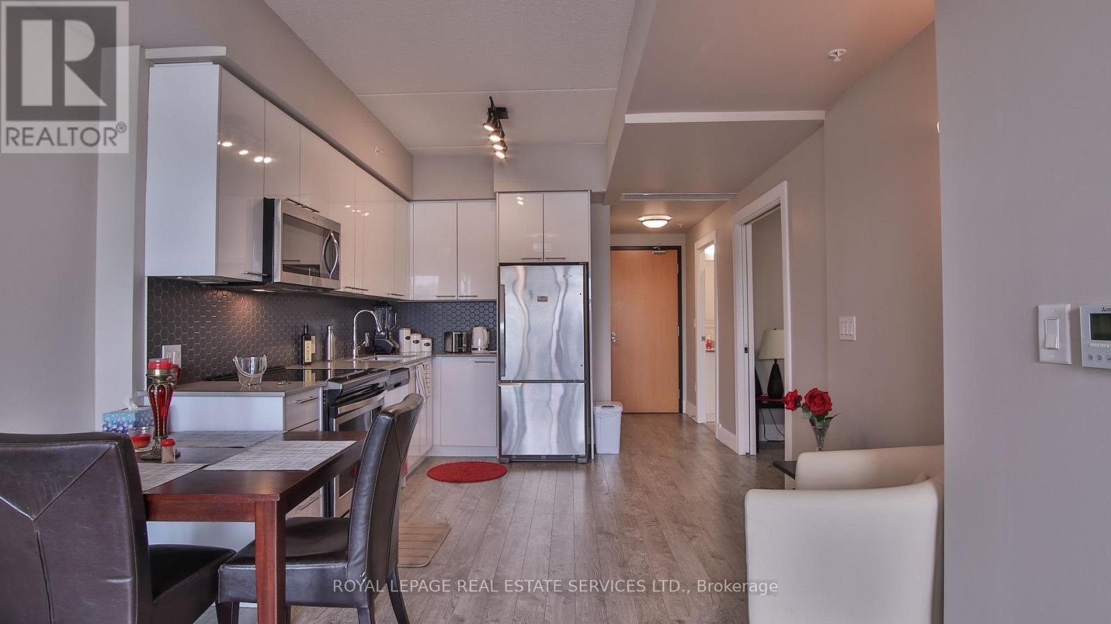 518 - 15 Prince Albert Boulevard, Kitchener, ON - Indoor Photo Showing Kitchen