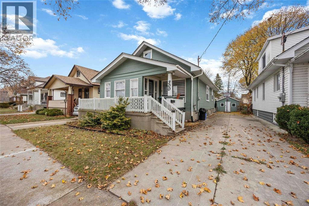 300 Stuart Street, Sarnia, ON - Outdoor With Facade