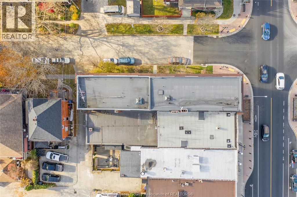 1701 Wyandotte, Windsor, ON