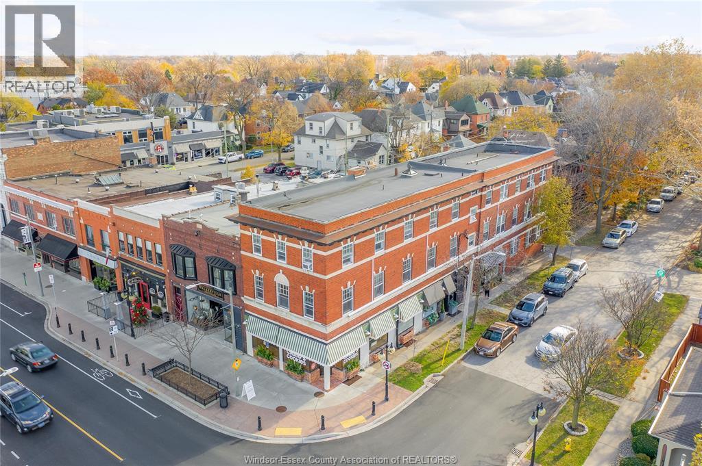 1701 Wyandotte, Windsor, ON