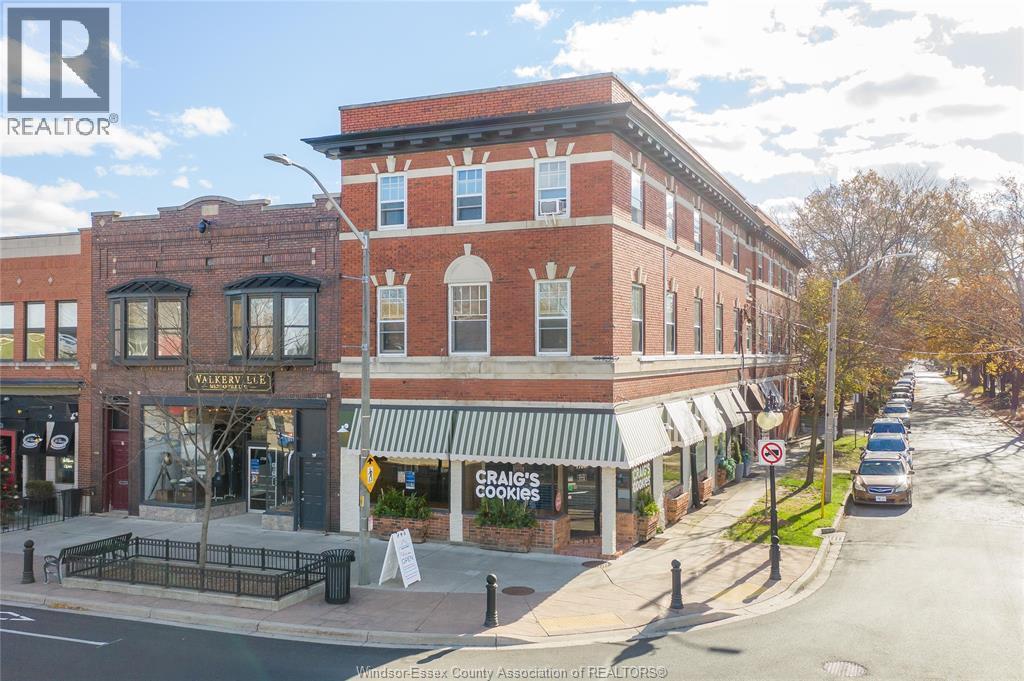 1701 Wyandotte, Windsor, ON