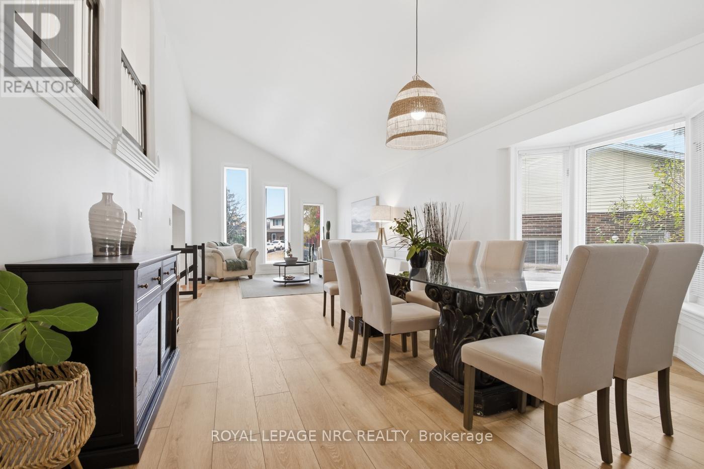 12 Fuller Crescent, Thorold (Confederation Heights), ON - Indoor Photo Showing Dining Room