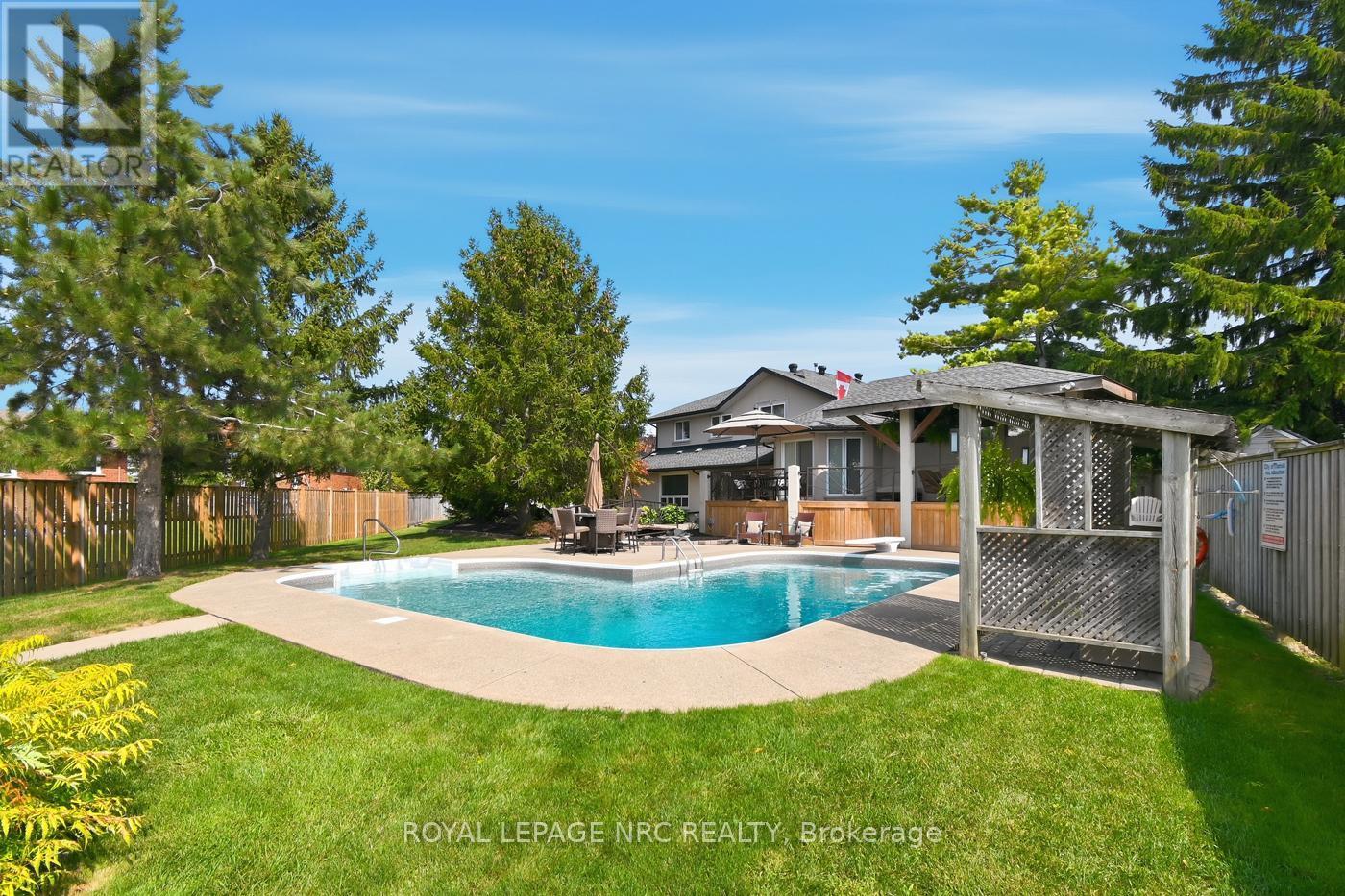 12 Fuller Crescent, Thorold (Confederation Heights), ON - Outdoor With In Ground Pool With Deck Patio Veranda With Backyard