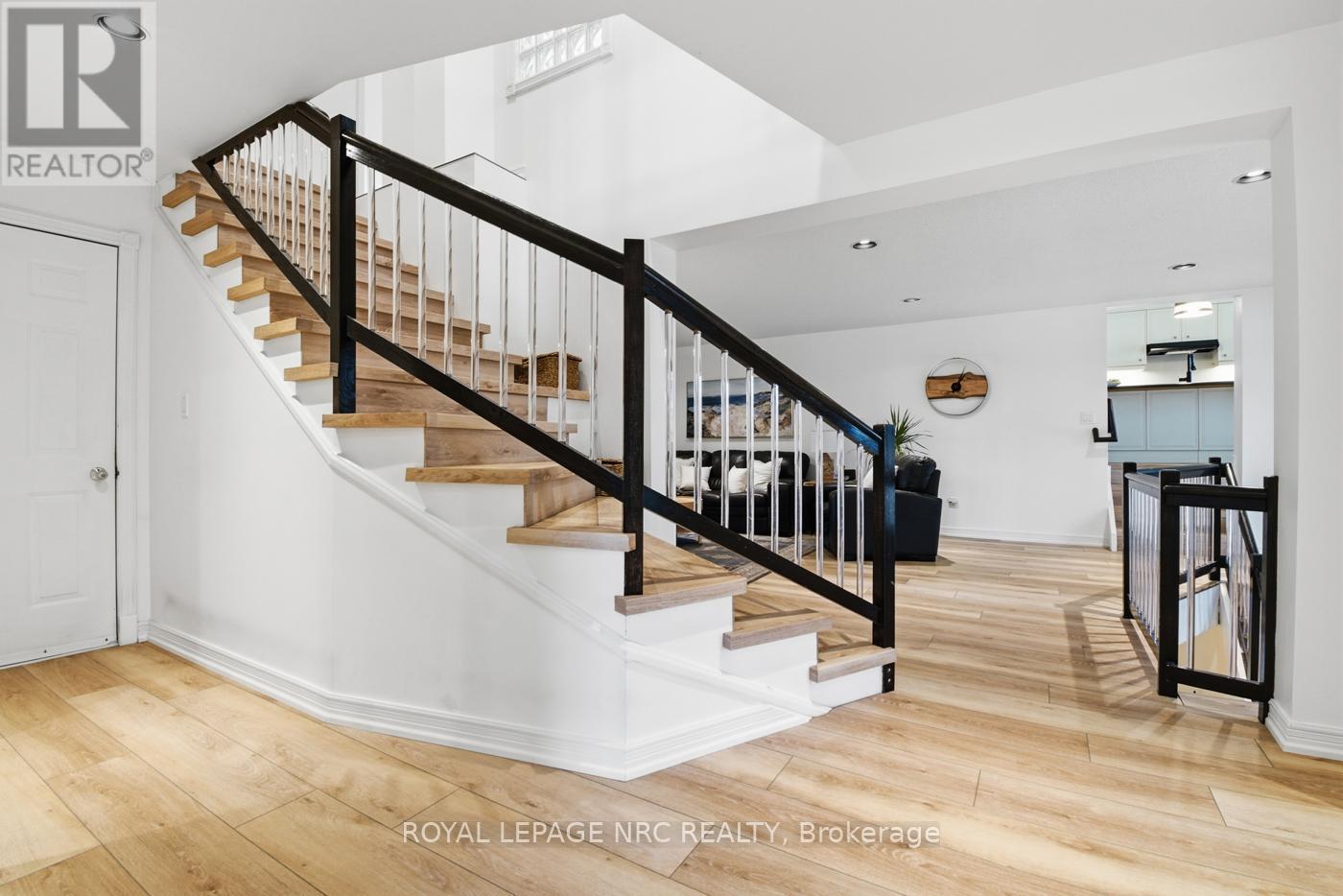 12 Fuller Crescent, Thorold (Confederation Heights), ON - Indoor Photo Showing Other Room