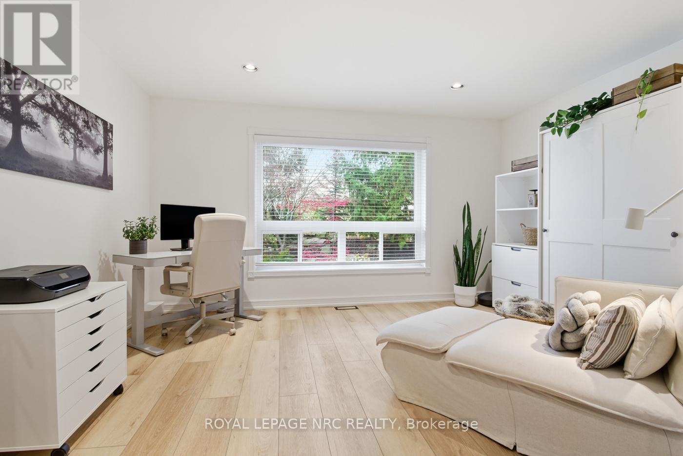 12 Fuller Crescent, Thorold (Confederation Heights), ON - Indoor