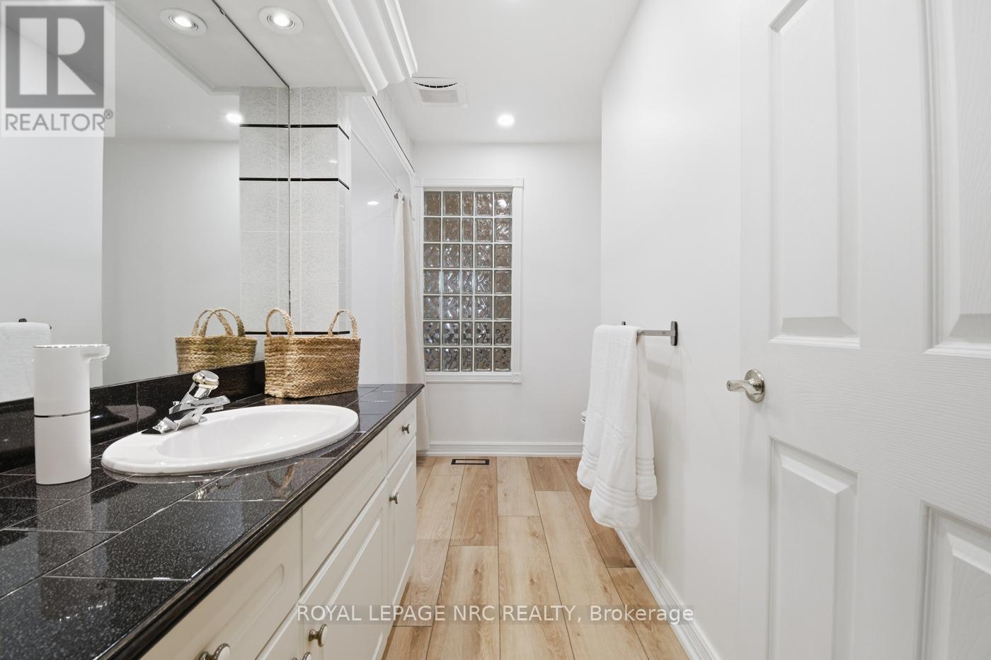 12 Fuller Crescent, Thorold (Confederation Heights), ON - Indoor Photo Showing Bathroom