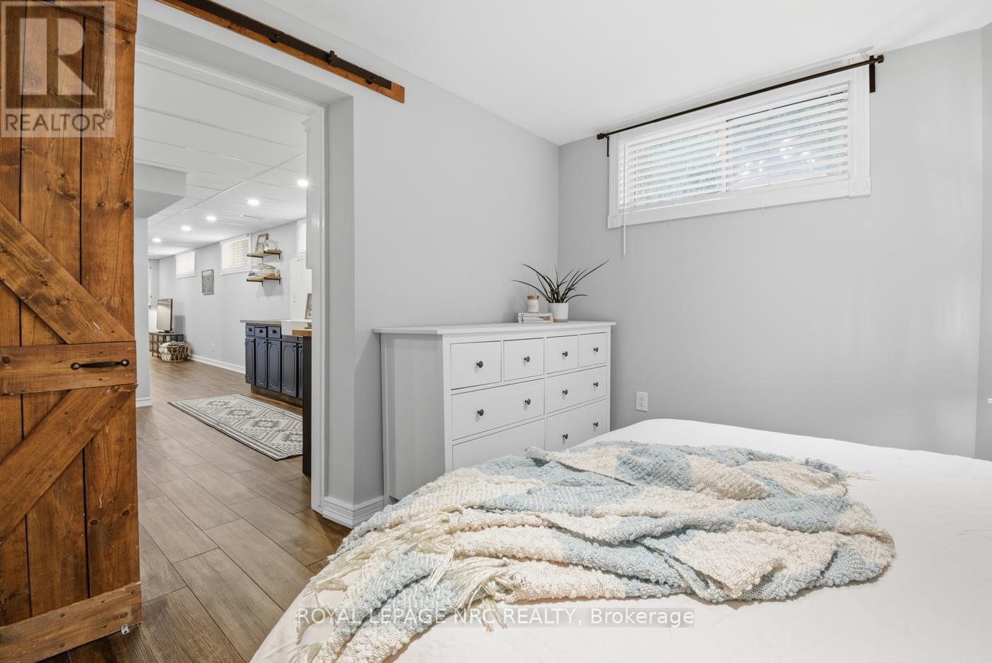 12 Fuller Crescent, Thorold (Confederation Heights), ON - Indoor Photo Showing Bedroom