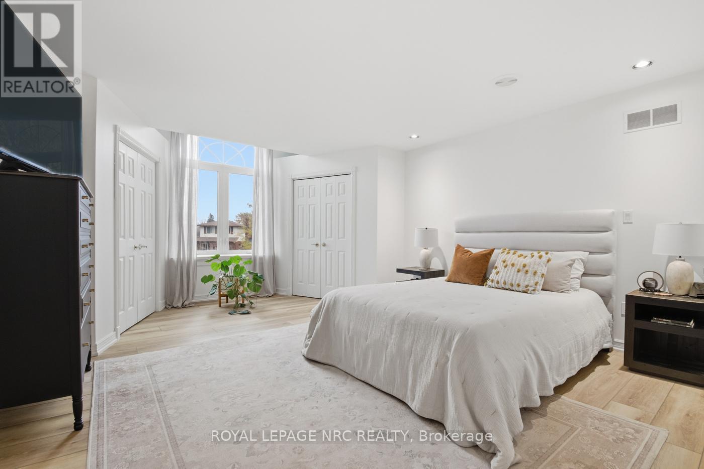 12 Fuller Crescent, Thorold (Confederation Heights), ON - Indoor Photo Showing Bedroom