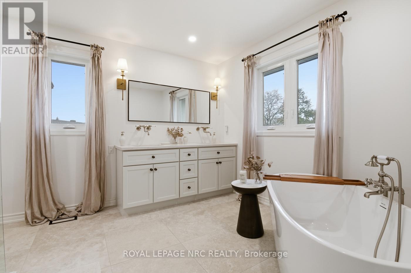 12 Fuller Crescent, Thorold (Confederation Heights), ON - Indoor Photo Showing Bathroom