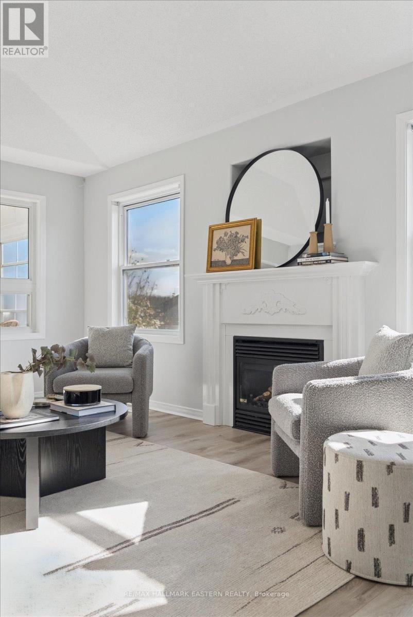 2431 Marsdale Drive, Peterborough (Ashburnham Ward 4), ON - Indoor Photo Showing Living Room With Fireplace