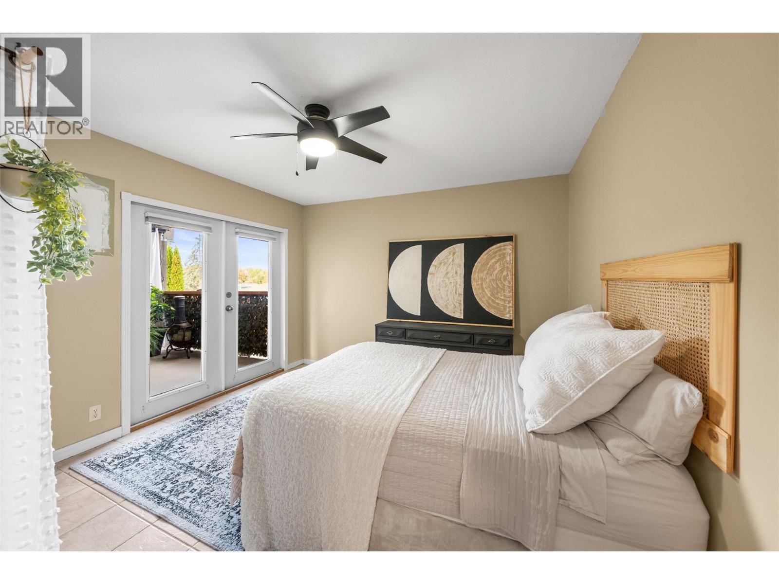 3588 Spiers Road, Kelowna, BC - Indoor Photo Showing Bedroom