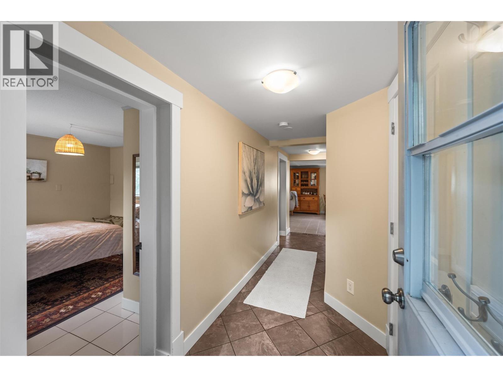 3588 Spiers Road, Kelowna, BC - Indoor