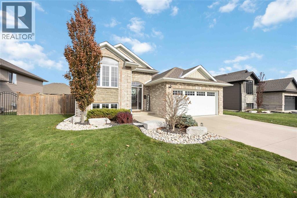 318 Citation Circle, St Clair, ON - Outdoor With Facade