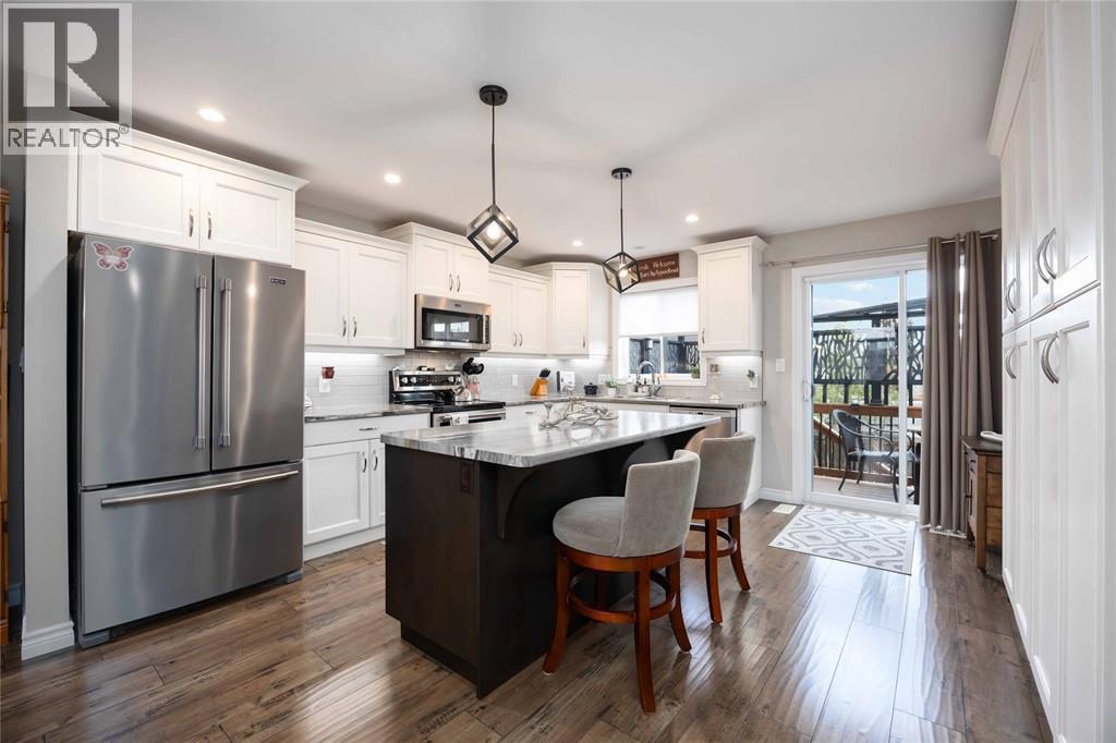 318 Citation Circle, St Clair, ON - Indoor Photo Showing Kitchen With Upgraded Kitchen