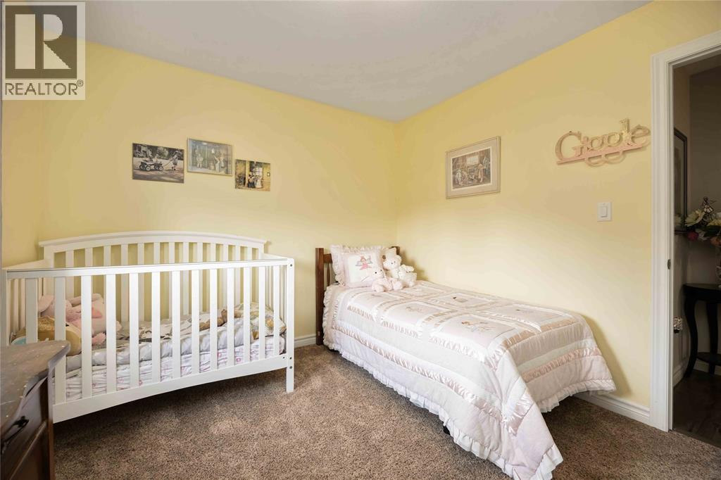 318 Citation Circle, St Clair, ON - Indoor Photo Showing Bedroom