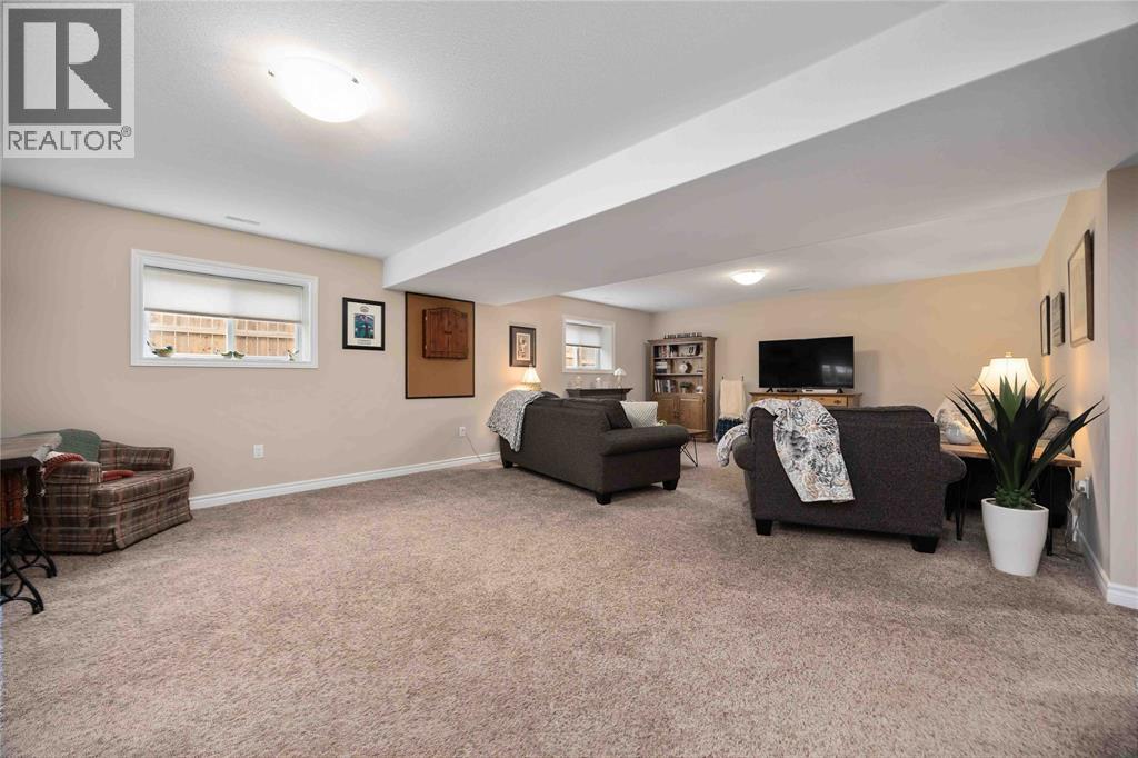 318 Citation Circle, St Clair, ON - Indoor