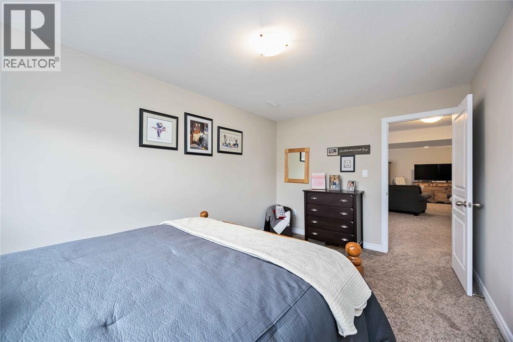 318 Citation Circle, St Clair, ON - Indoor Photo Showing Bedroom