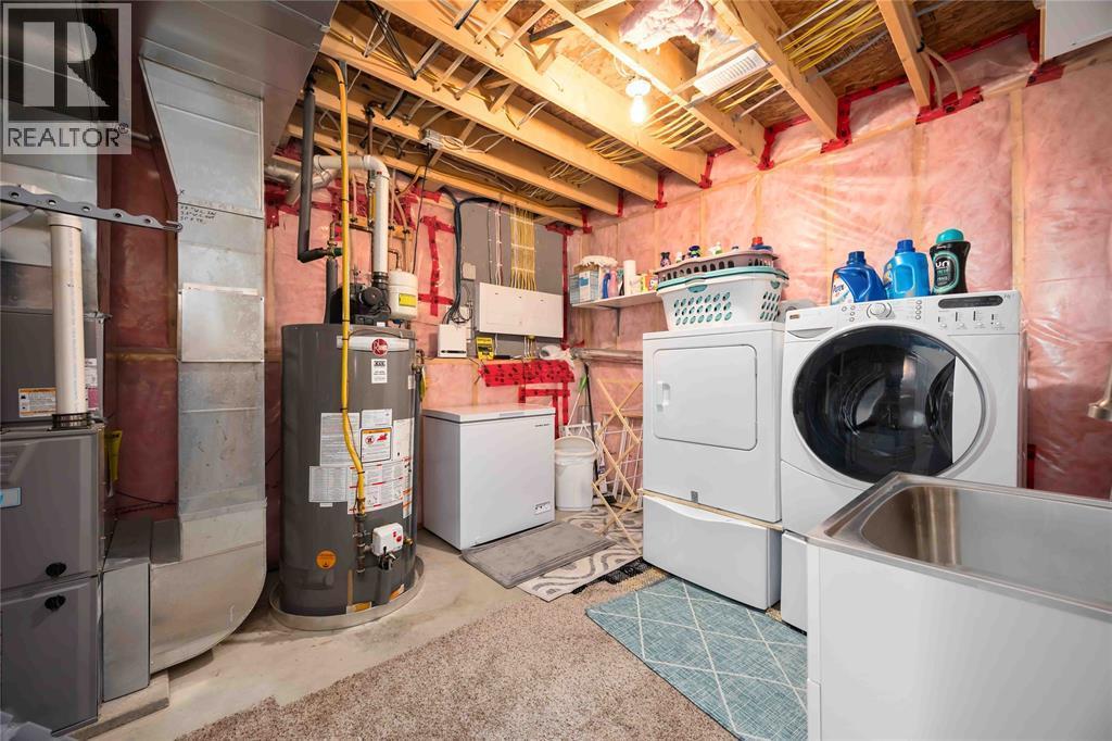 318 Citation Circle, St Clair, ON - Indoor Photo Showing Laundry Room