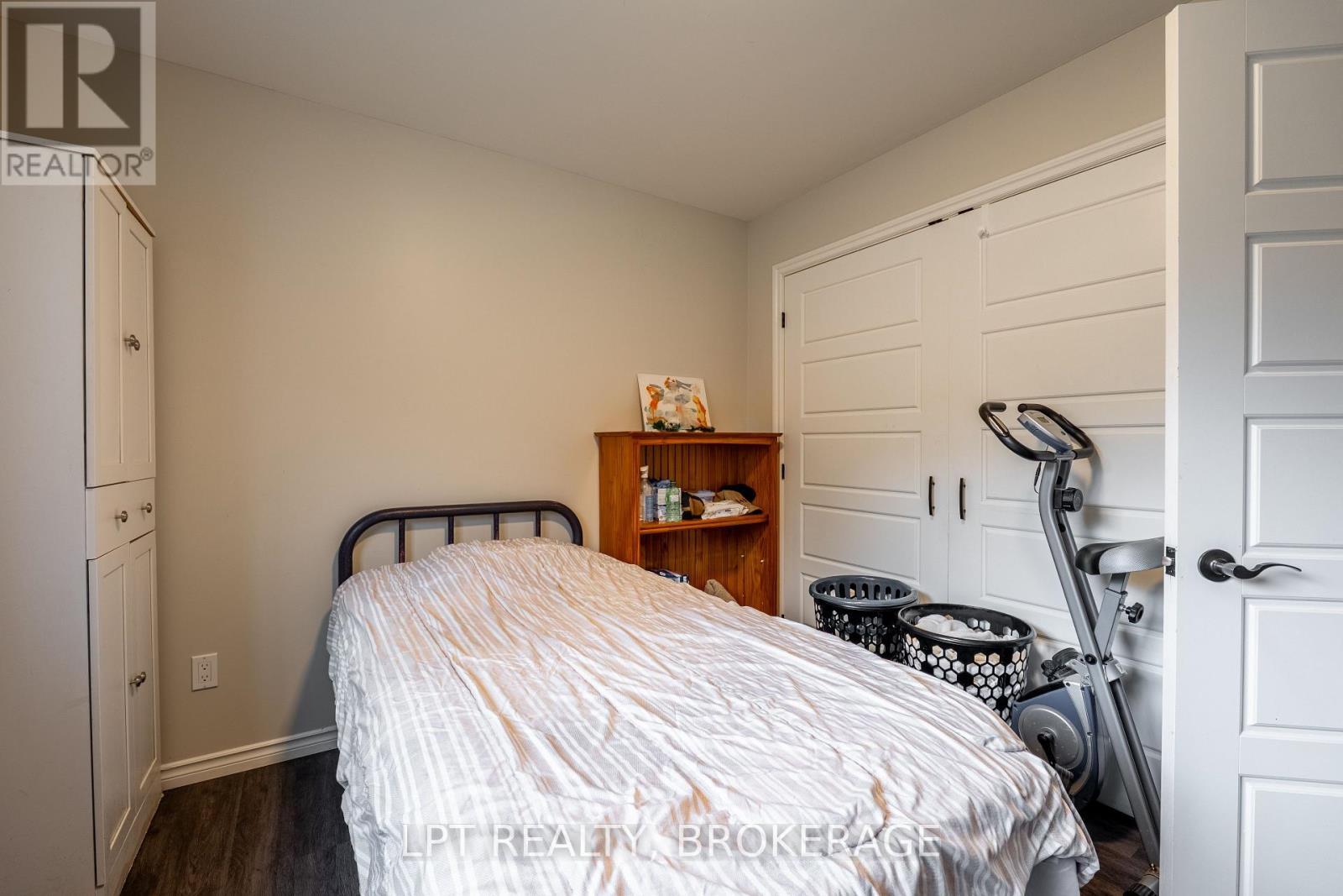 Middle Unit - 1857 Crow Lake Road, Frontenac (Frontenac Centre), ON - Indoor Photo Showing Bedroom