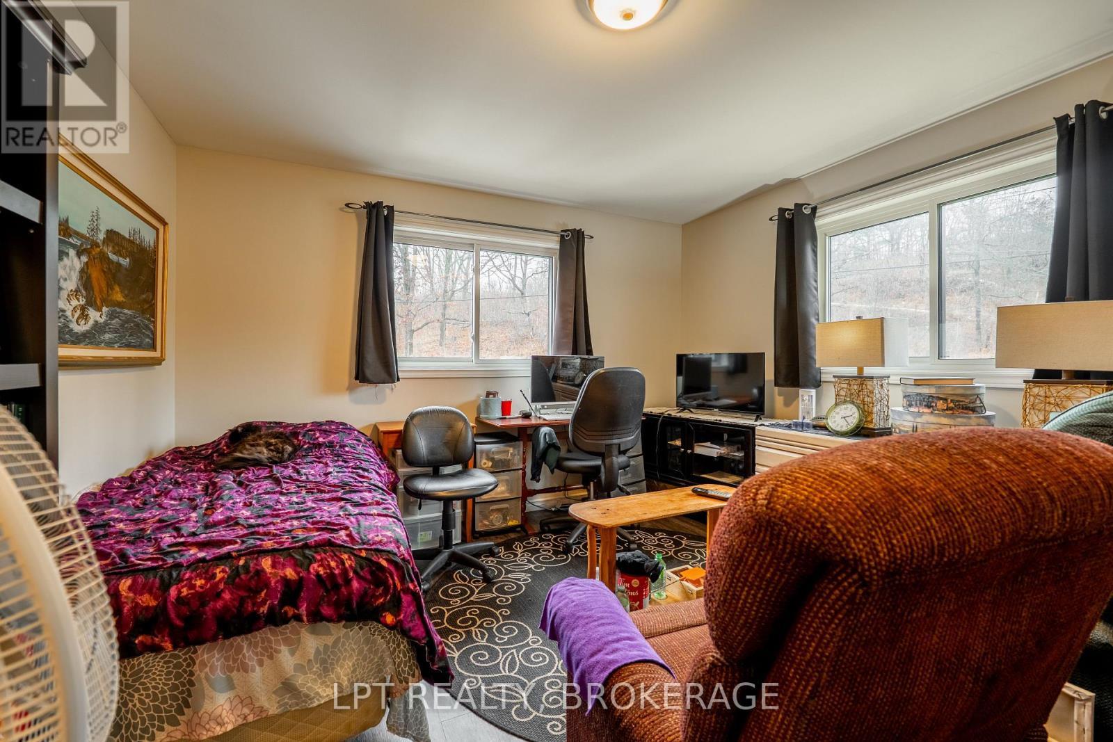 Middle Unit - 1857 Crow Lake Road, Frontenac (Frontenac Centre), ON - Indoor Photo Showing Bedroom