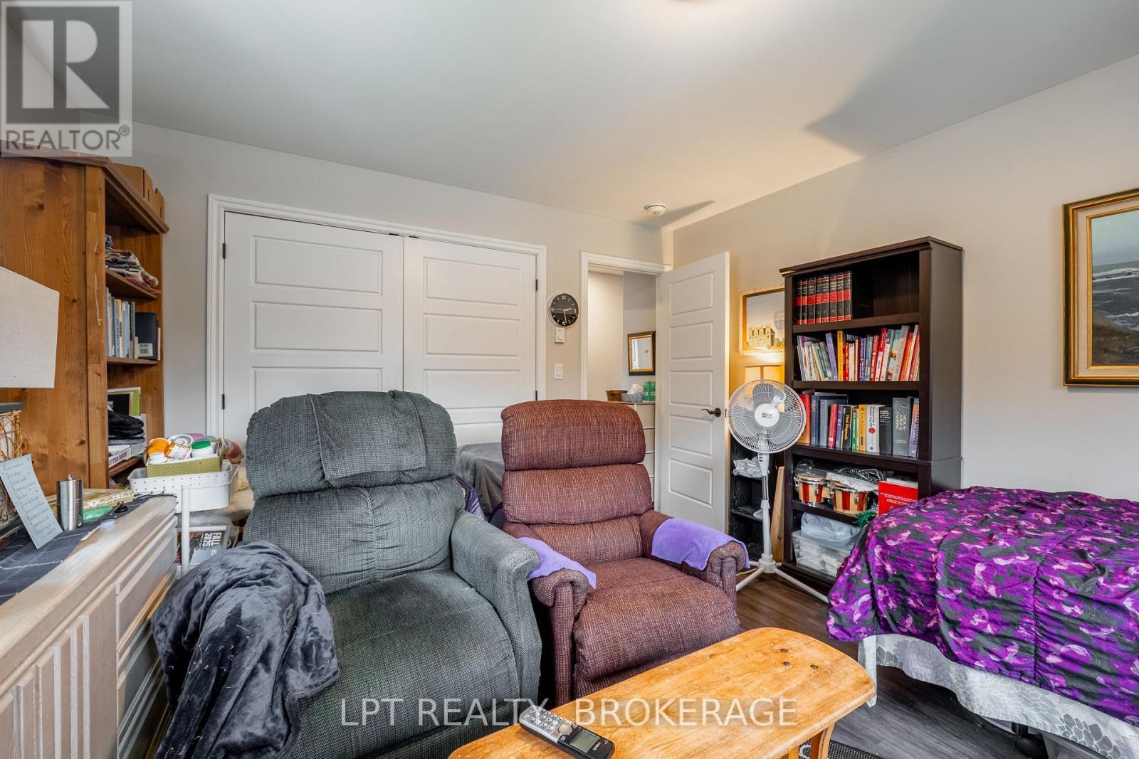 Middle Unit - 1857 Crow Lake Road, Frontenac (Frontenac Centre), ON - Indoor