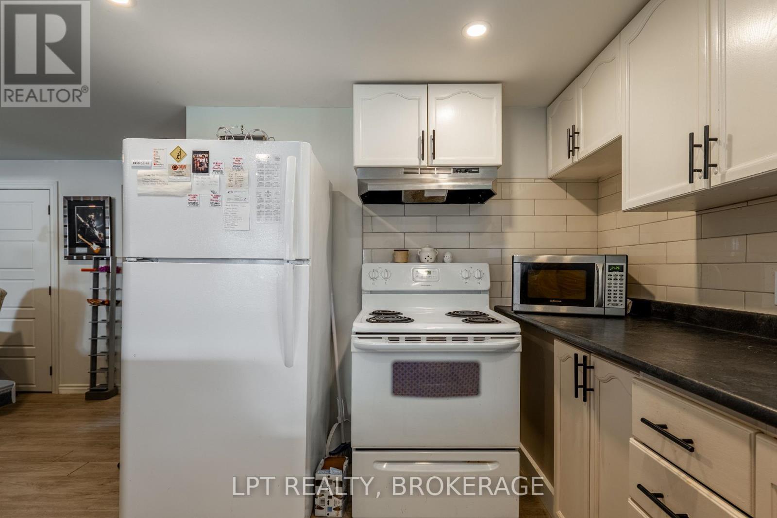 Lower Unit - 1857 Crow Lake Road, Frontenac (Frontenac Centre), ON - Indoor Photo Showing Kitchen